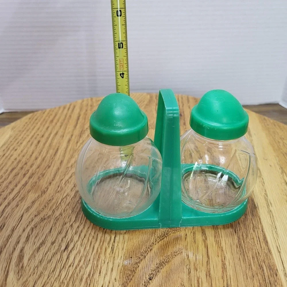 VTG 1950s Hazel Atlas Clear Glass Salt & Pepper Shakers Set Retro Green Plastic